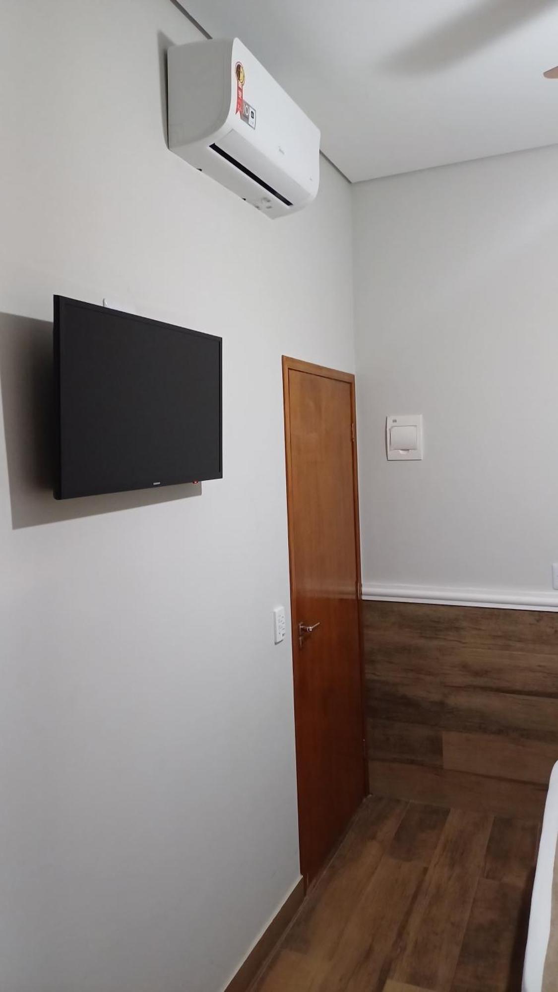 Hotel Nixon Proximo, Rodoviaria, Prefeitura E A Matriz Central Itaí Eksteriør billede