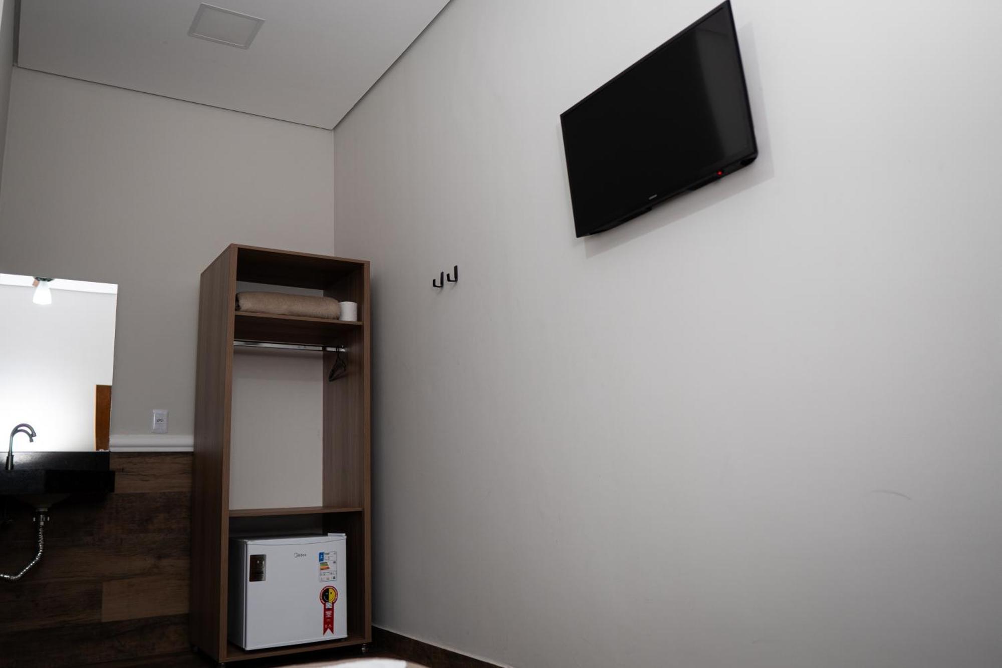 Hotel Nixon Proximo, Rodoviaria, Prefeitura E A Matriz Central Itaí Eksteriør billede