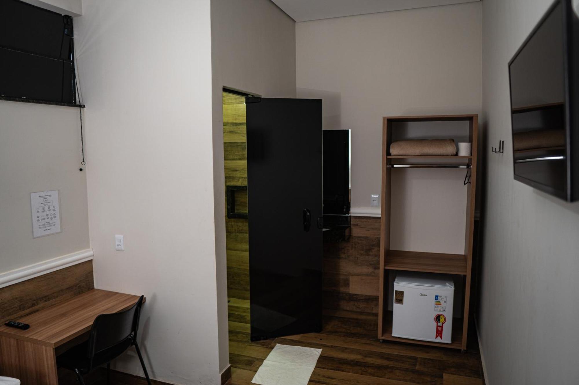 Hotel Nixon Proximo, Rodoviaria, Prefeitura E A Matriz Central Itaí Eksteriør billede