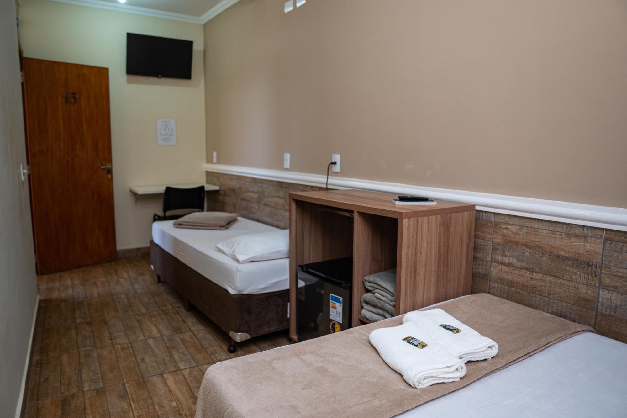 Hotel Nixon Proximo, Rodoviaria, Prefeitura E A Matriz Central Itaí Eksteriør billede