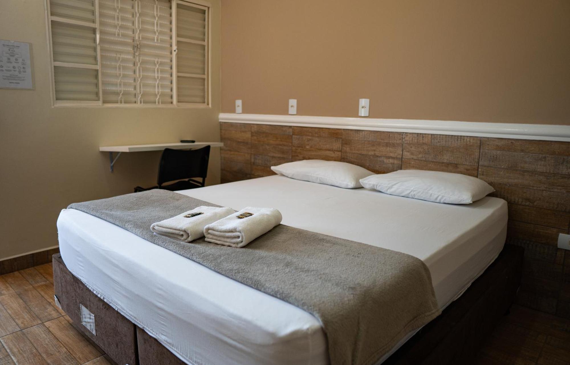 Hotel Nixon Proximo, Rodoviaria, Prefeitura E A Matriz Central Itaí Eksteriør billede