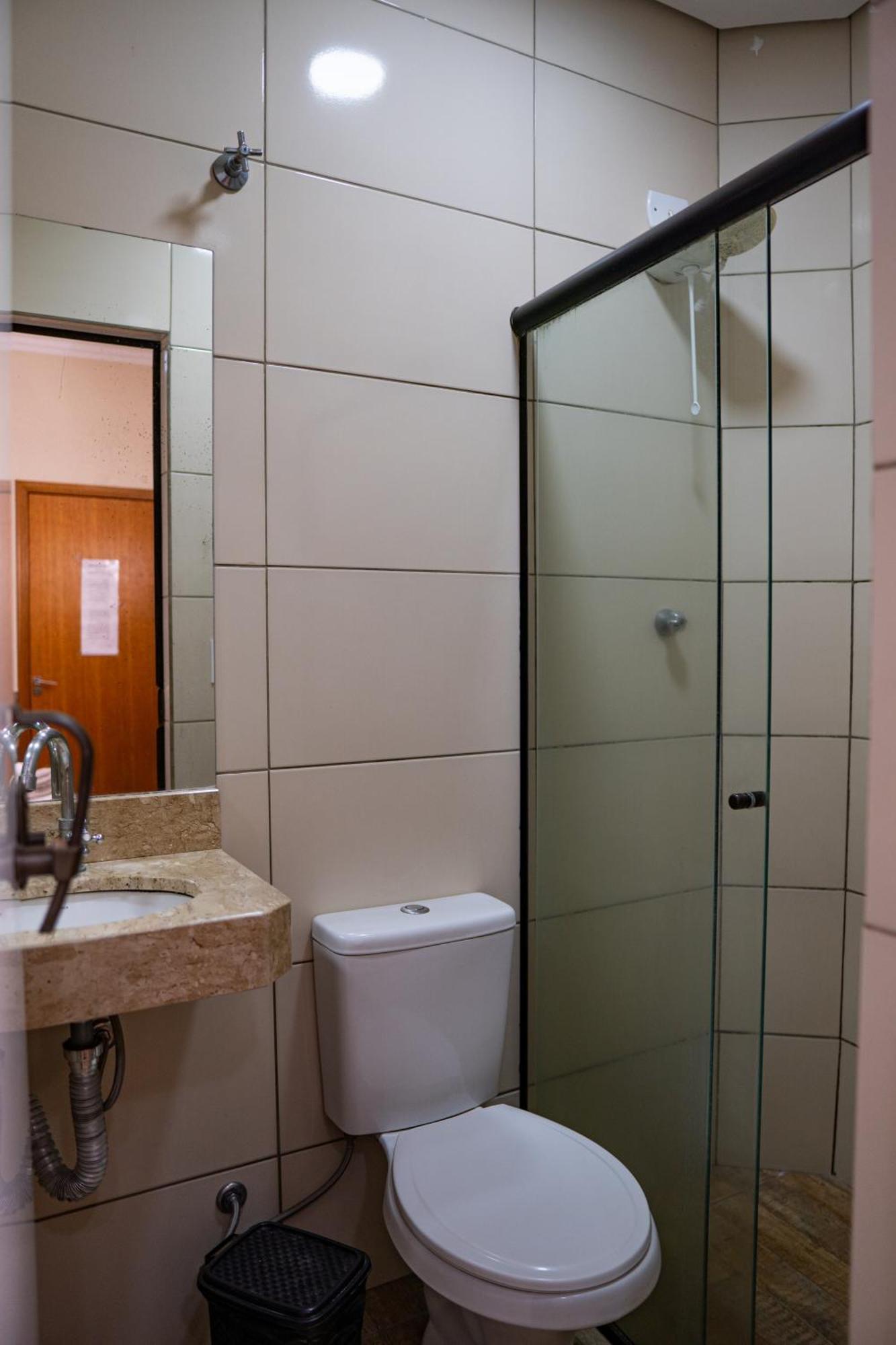 Hotel Nixon Proximo, Rodoviaria, Prefeitura E A Matriz Central Itaí Eksteriør billede